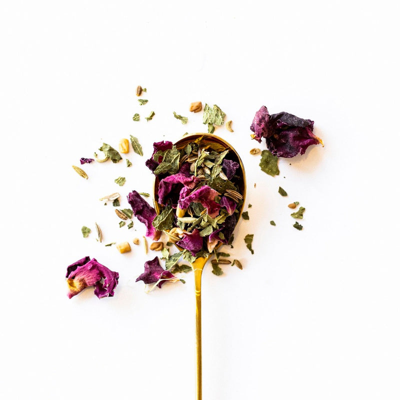 Nettle, Fenugreek, Caraway, Fennel, Rose Petals, and Aniseed Stimulating Breastfeeding tea